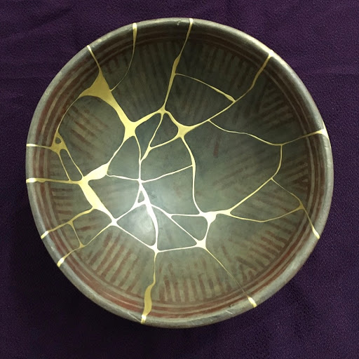 Kintsugi là gì? Tìm hiểu kỹ thuật gắn đồ gốm bằng vàng của Nhật Bản