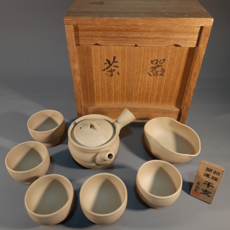 Bộ ấm trà tokoname đất trắng nghệ nhân Rakuzen Asai 70ml full hộp gỗ